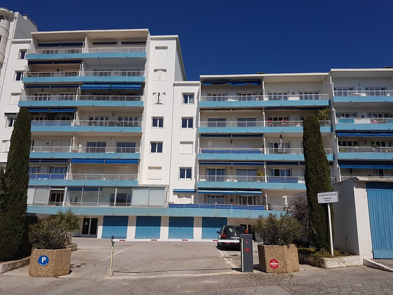 Locations Appartement T3 F3 TOULON LE MOURILLON 1er ETAGE RESIDENCE ENTRETENUE VUE MER L