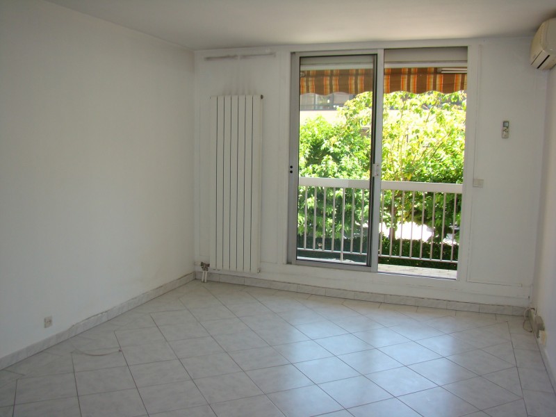 location t3 toulon aguillon