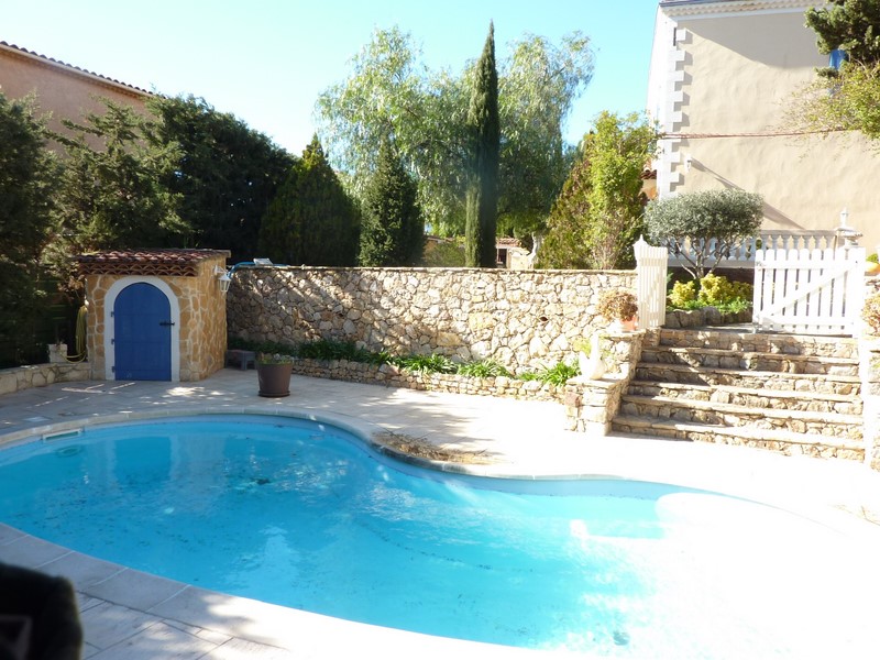 A VENDRE VILLA AVEC PISCINE 