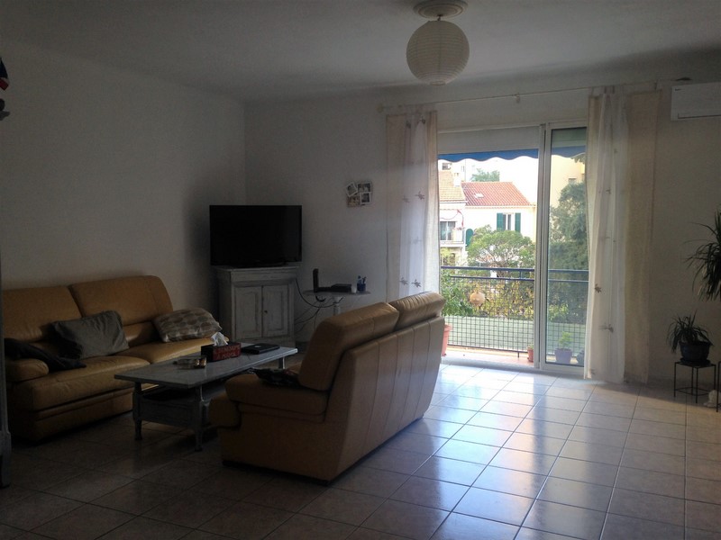 Vente T3 au calme Toulon Aguillon balcon