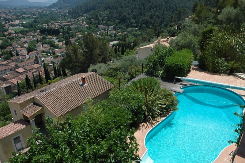 vente villa sollies-toucas calme vue et piscine