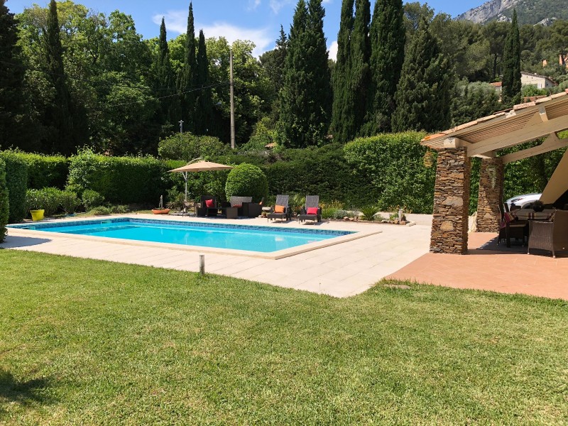 VENTE VILLA LA VALETTE PISCINE