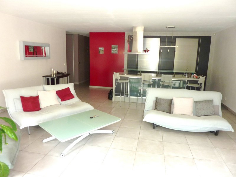 VENTE APPARTEMENT TRAVERSANT PISCINE COUVERTE